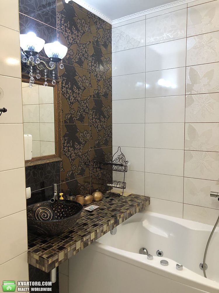 Rent out 2-room apartment. Киев,  Комбинатная — photo 10