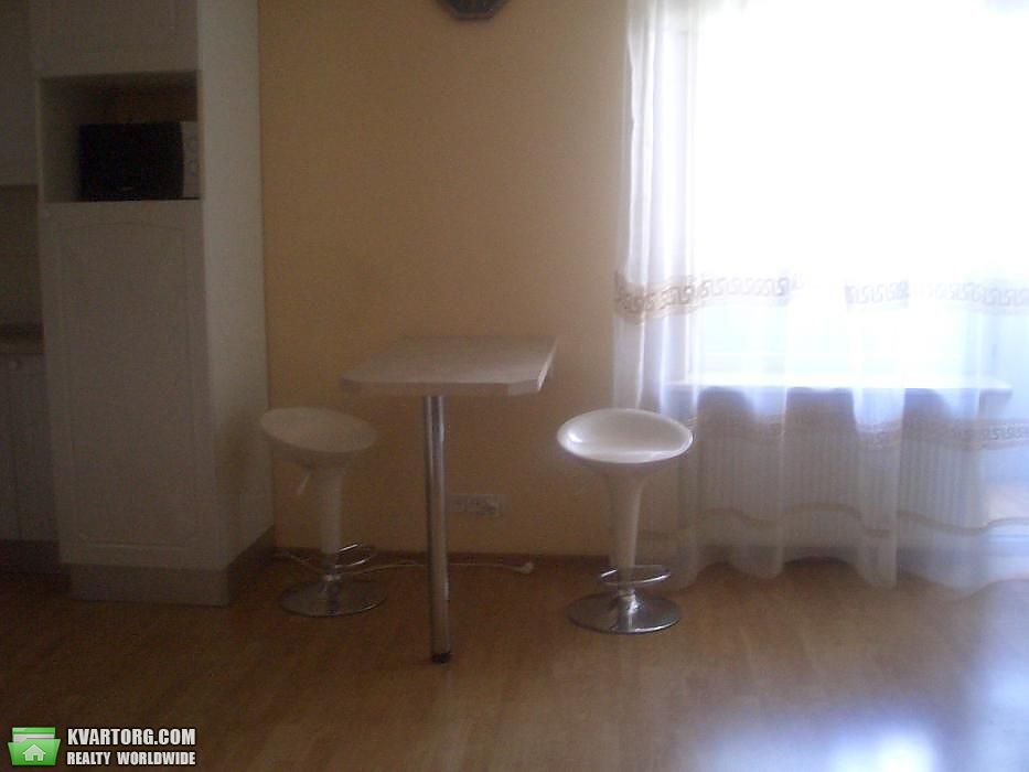 Rent out 1-room apartment. Киев,  Радужная — photo 6