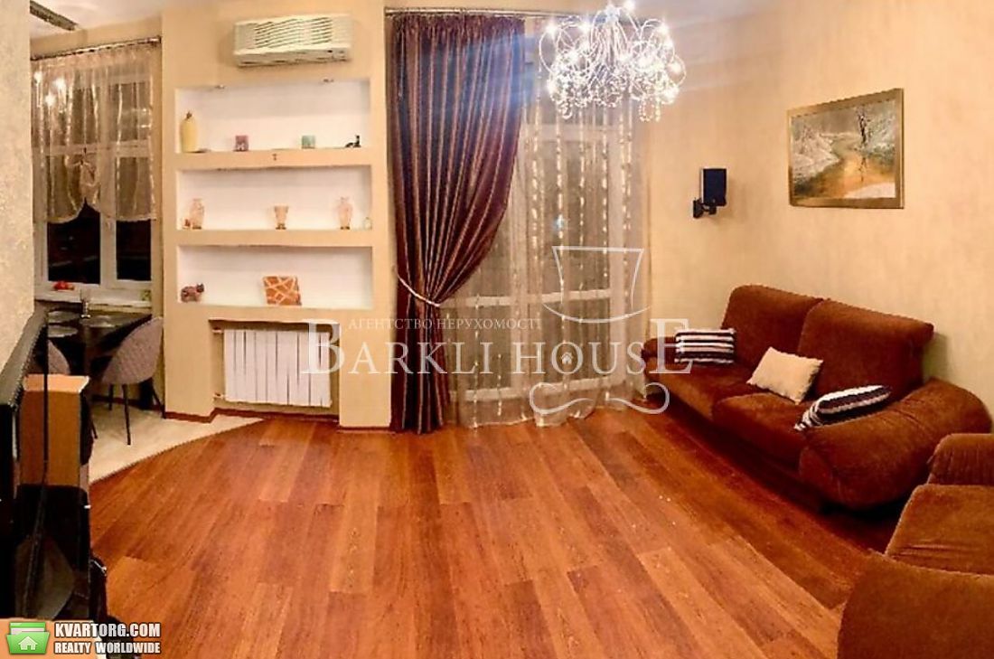 Rent out 2-room apartment. Киев,  Полтавская — photo 1