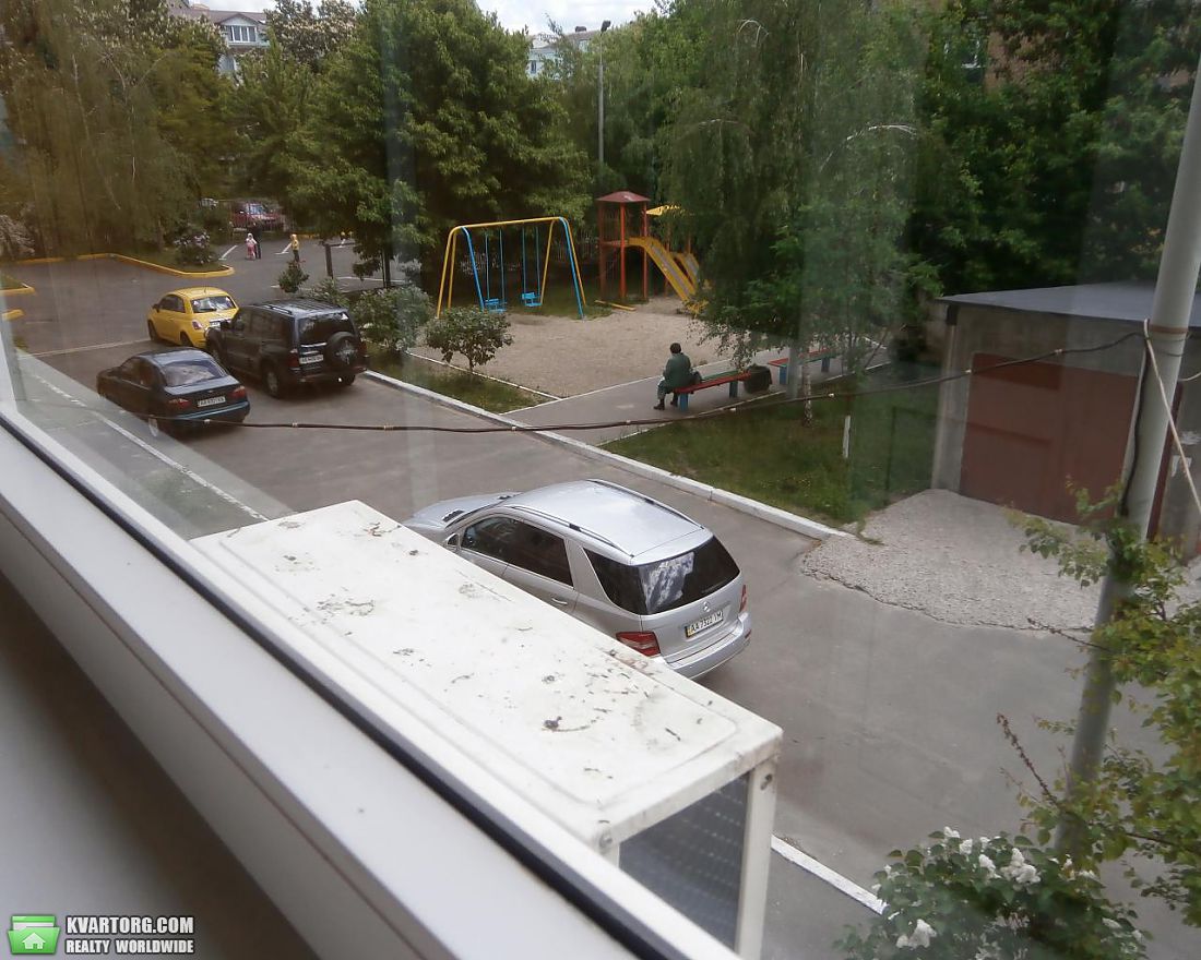 Rent out 2-room apartment. Киев,  Юрковская — photo 10