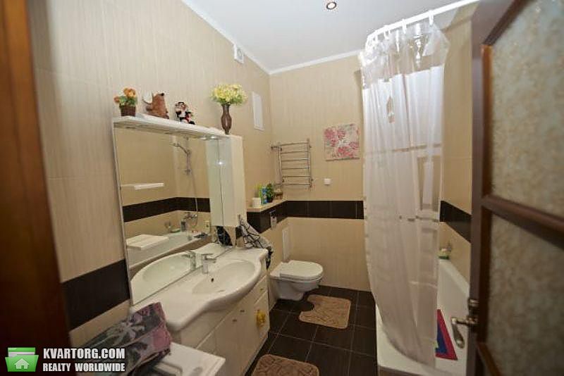 Rent out 2-room apartment. Киев,  Почайнинская — photo 8