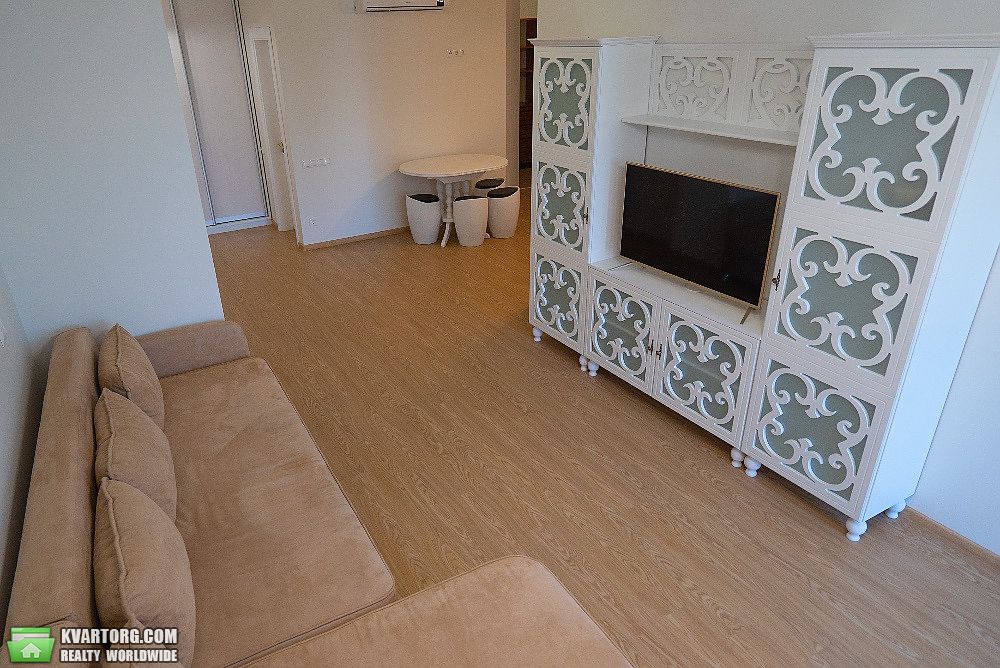 Rent out 2-room apartment. Киев,  Голосеевский пр — photo 3