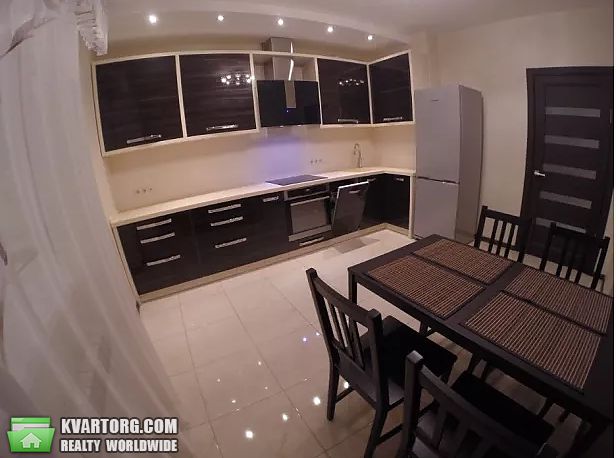 Rent out 2-room apartment. Киев,  Садовая — photo 1