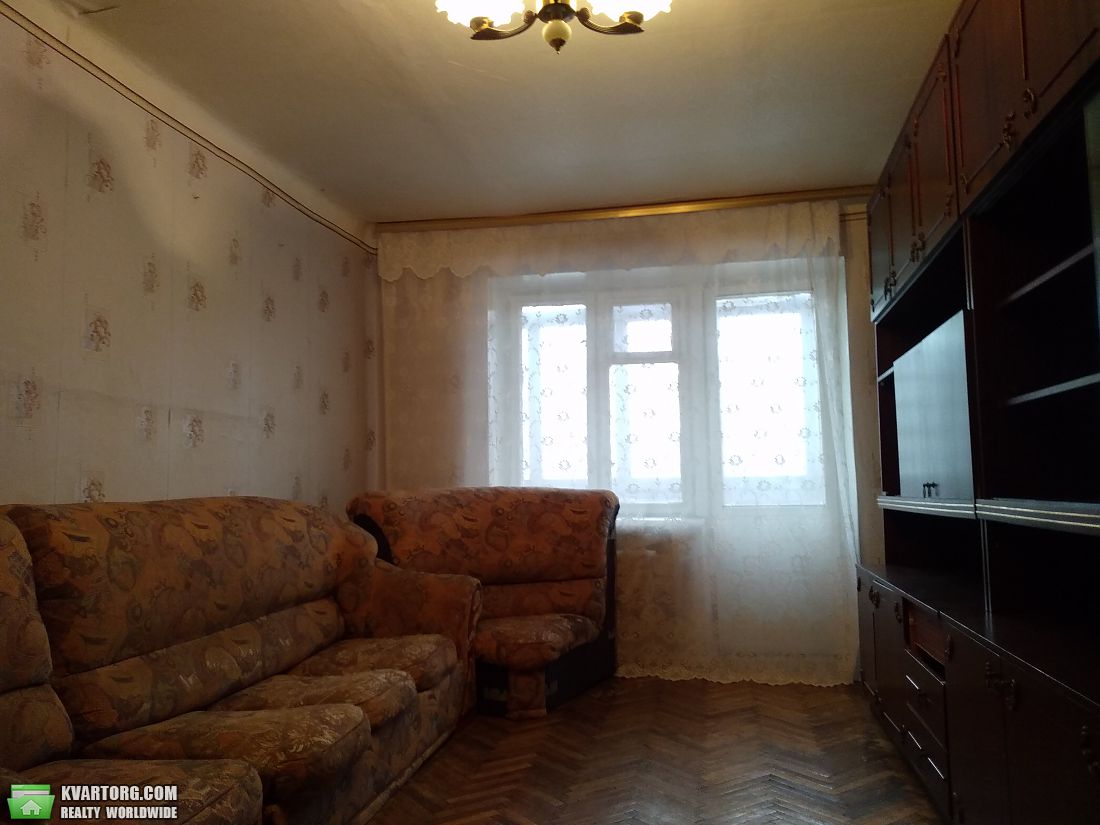 Rent out 1-room apartment. Киев, Строителей — photo 1
