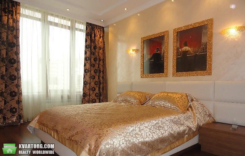 Rent out 3-room apartment. Киев,  Жилянская — photo 6