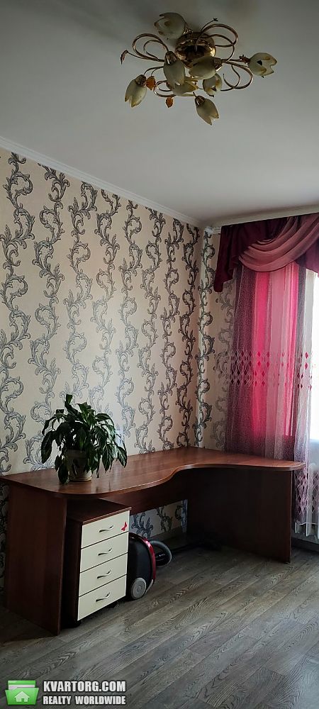 Rent out 1-room apartment. Киев,  Набережно-Луговая — photo 1