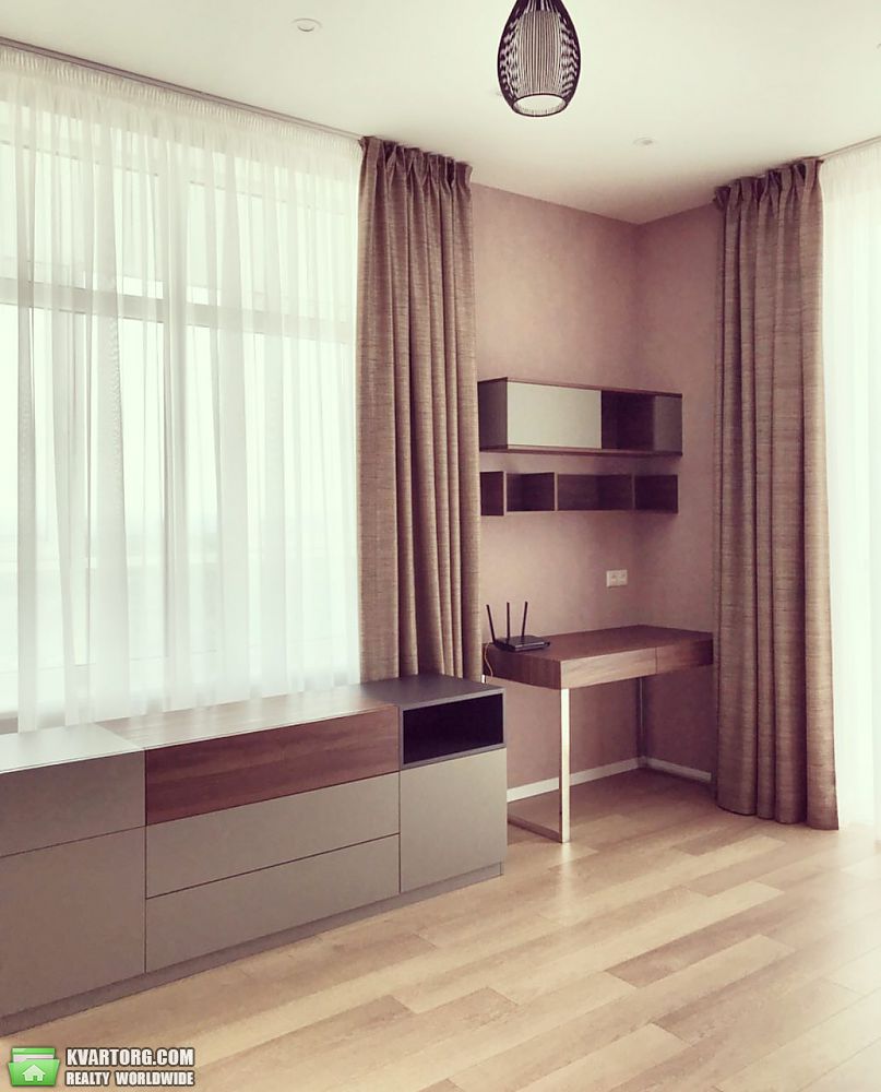 Rent out 5-room apartment. Киев, Драгомирова ул. — photo 5