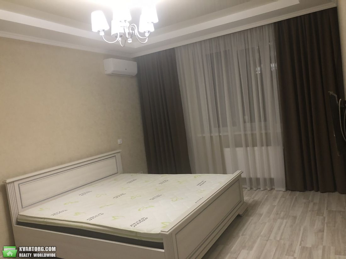 Rent out 2-room apartment. Киев, Боголюбова — photo 1