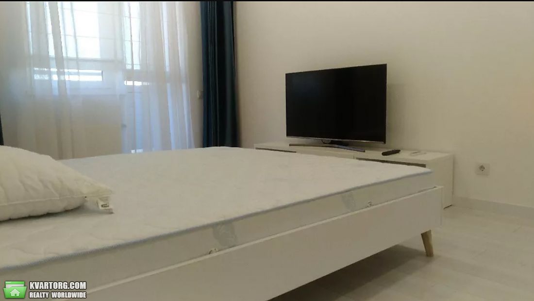 Rent out 2-room apartment. Киев,  Белорусская — photo 4