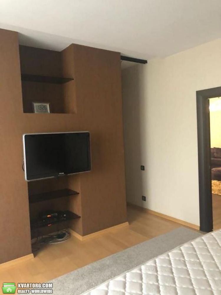 Rent out 2-room apartment. Киев, коновальца — photo 7