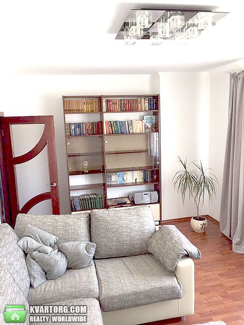 Rent out 2-room apartment. Киев,  Кошица — photo 3