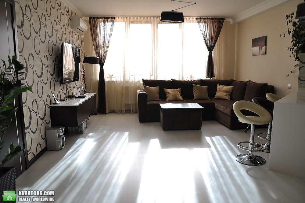 Rent out 1-room apartment. Киев, Вышгородская — photo 3