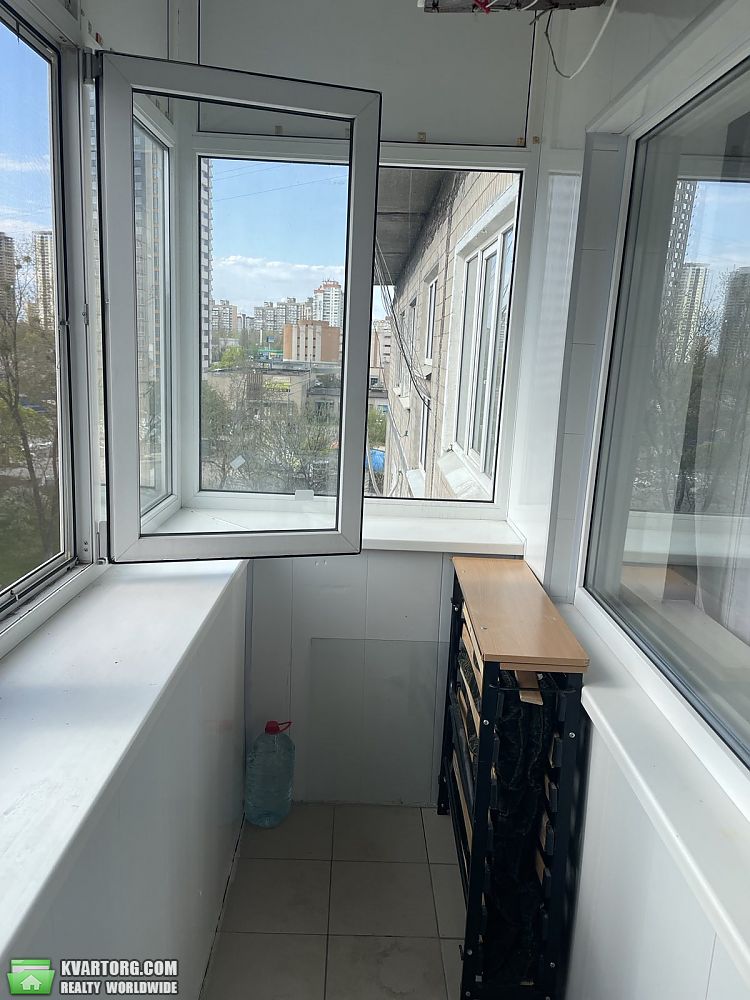 Rent out 2-room apartment. Киев, Перова — photo 6