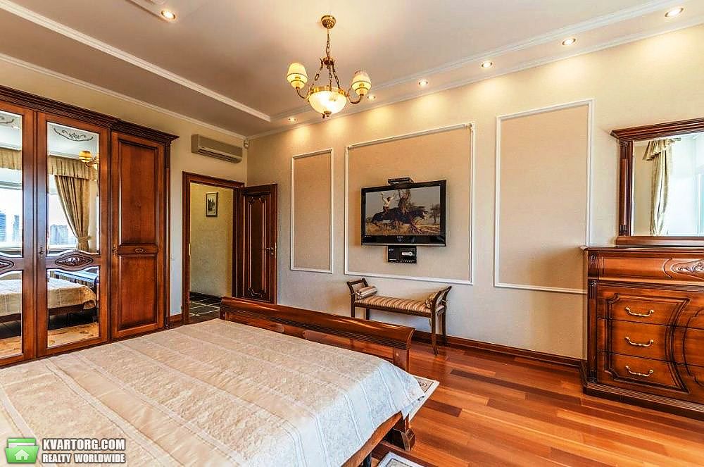 Rent out 4-room apartment. Киев,  Леси Украинки бул — photo 4