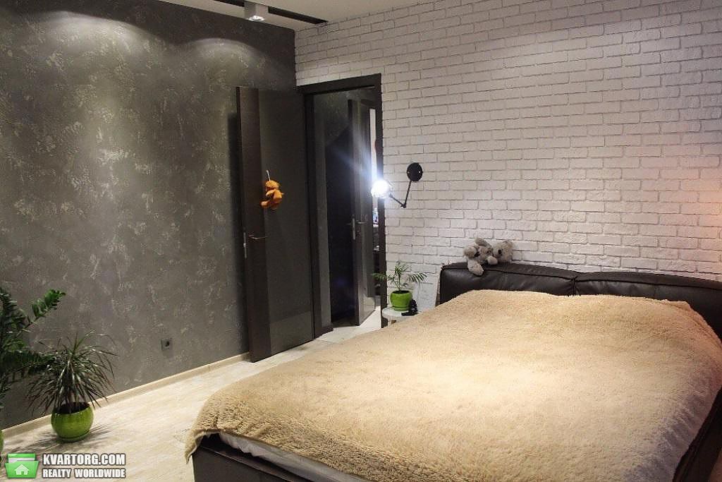 Rent out 3-room apartment. Киев,  Завальная — photo 1