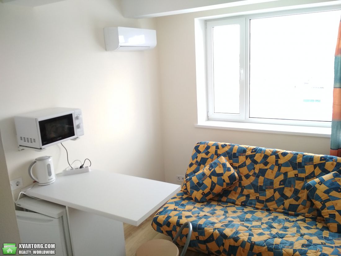 Rent out 1-room apartment. Киев,  Машиностроительная — photo 2