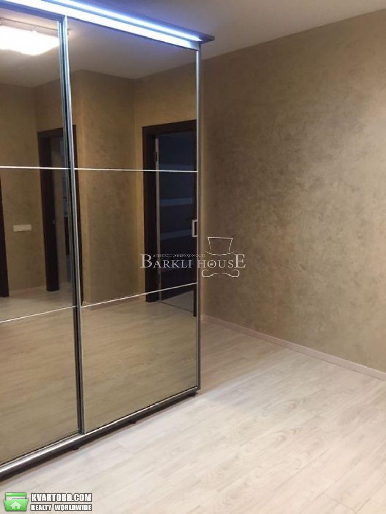 Rent out 2-room apartment. Киев,  Черновола — photo 10
