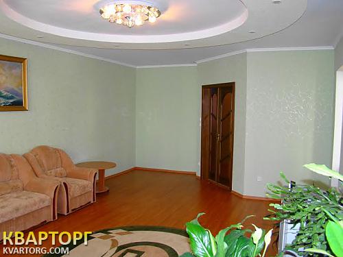 Rent out 3-room apartment. Киев,  Срибнокильская — photo 4