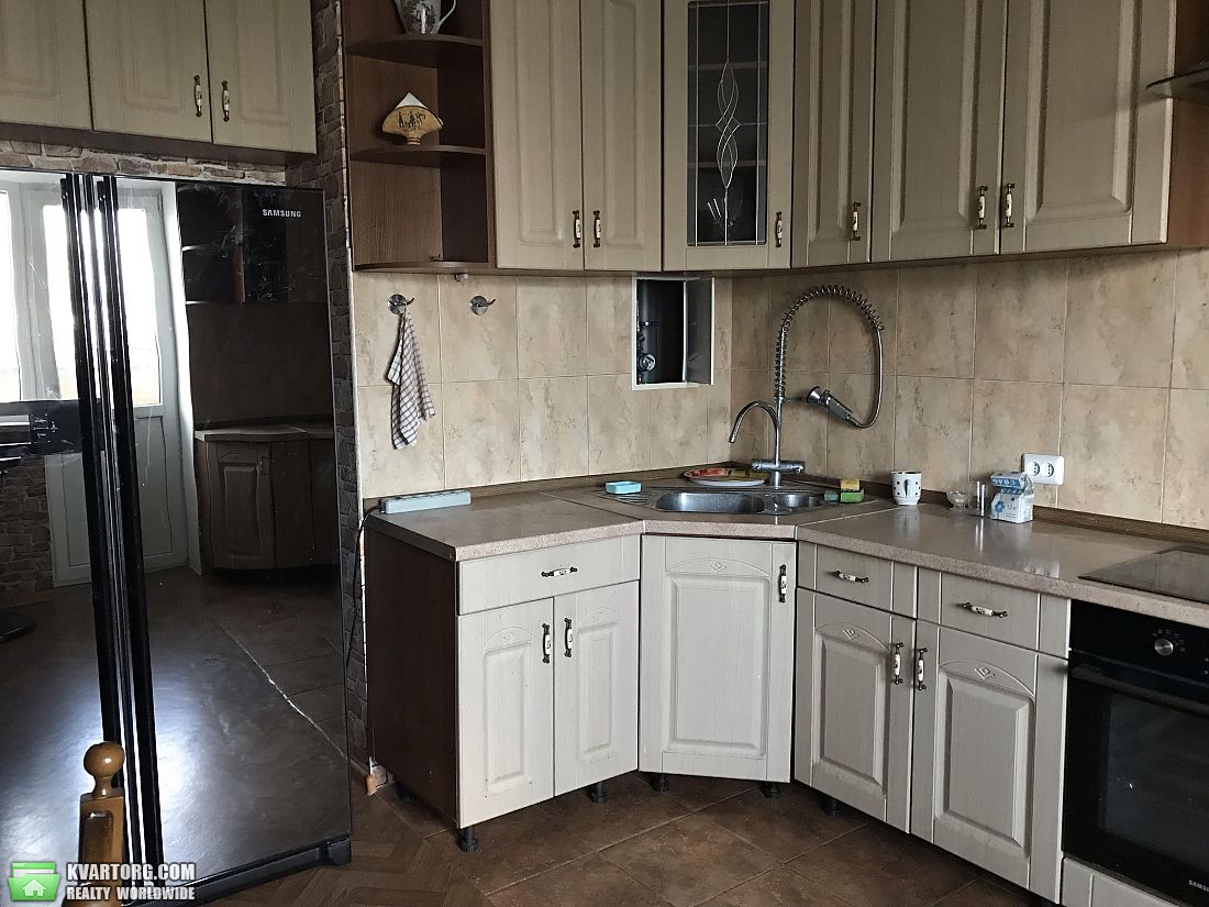 Rent out 3-room apartment. Вишневое,  Машиностроительная — photo 1