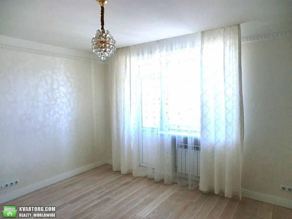 Sell 4-room apartment. Киев,  Днепровская наб — photo 2