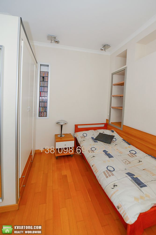 Sell 3-room apartment. Киев,  Шелковичная — photo 3