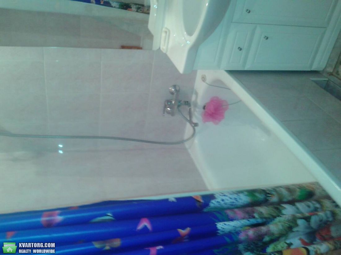 Rent out 2-room apartment. Киев,  Лесной пр — photo 8