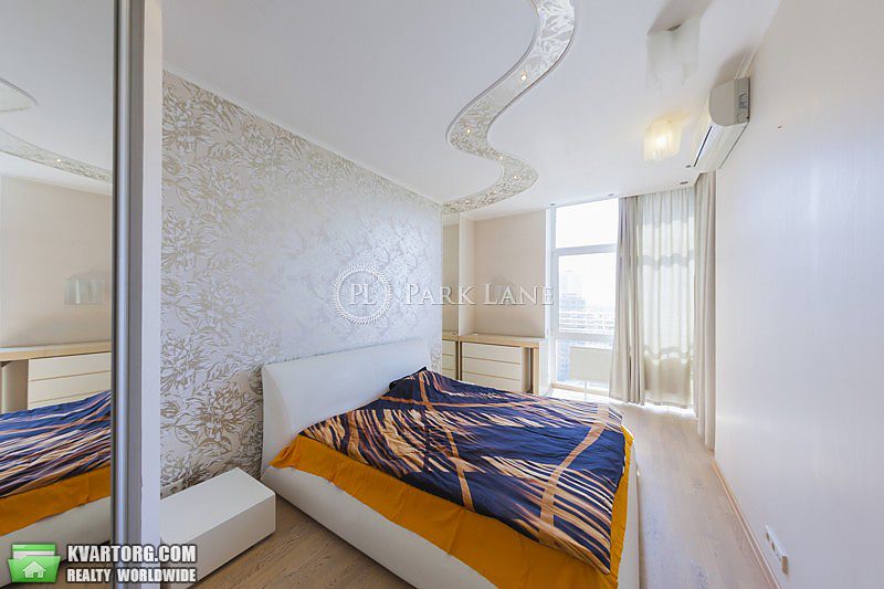 Rent out 4-room apartment. Киев,  Щорса — photo 5