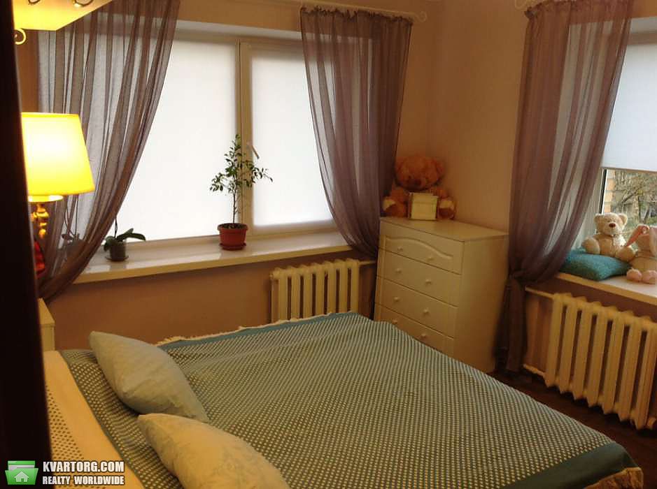 Sell 2-room apartment. Киев,  Российская — photo 1