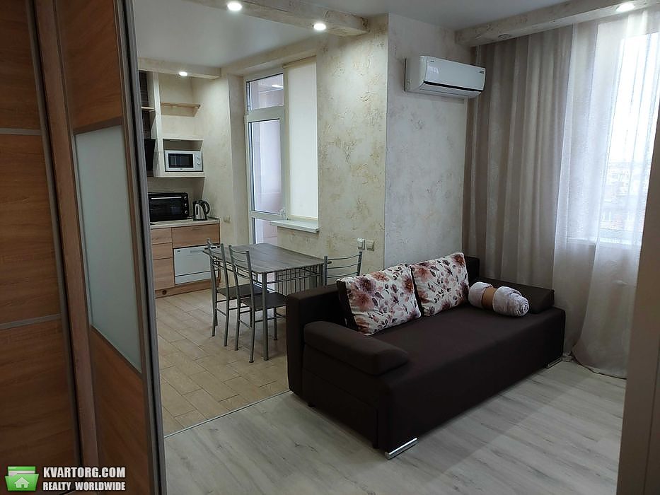 Rent out 1-room apartment. Киев,  Александровская — photo 3