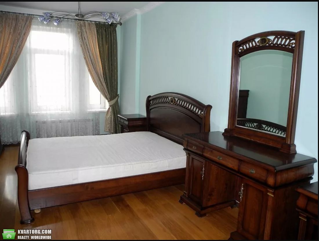 Rent out 4-room apartment. Киев,  Туровская — photo 6