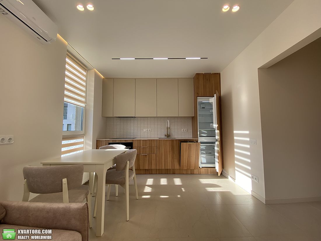 Rent out 2-room apartment. Киев, Салютна — photo 4