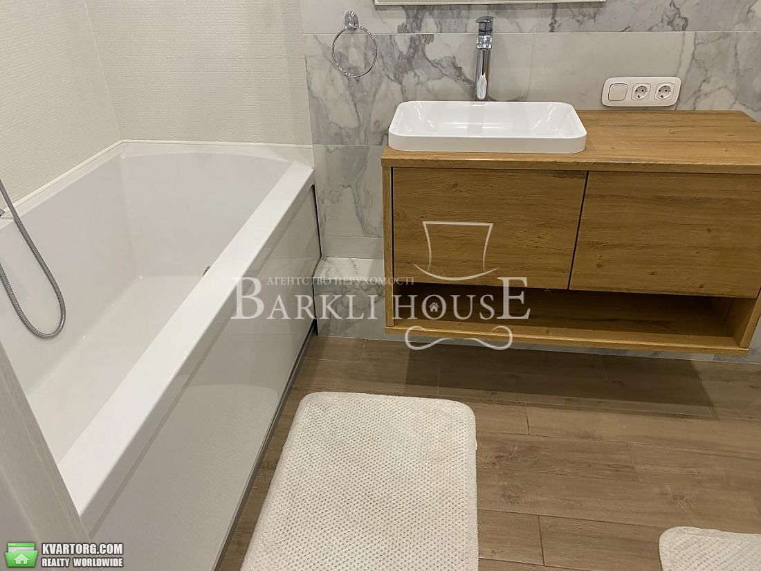 Rent out 3-room apartment. Киев,  Днепровская наб — photo 9