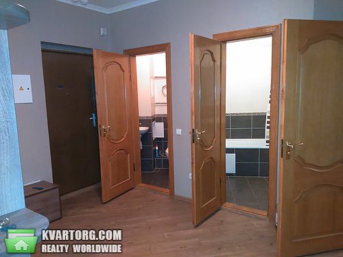 Rent out 2-room apartment. Киев,  Чавдар — photo 7