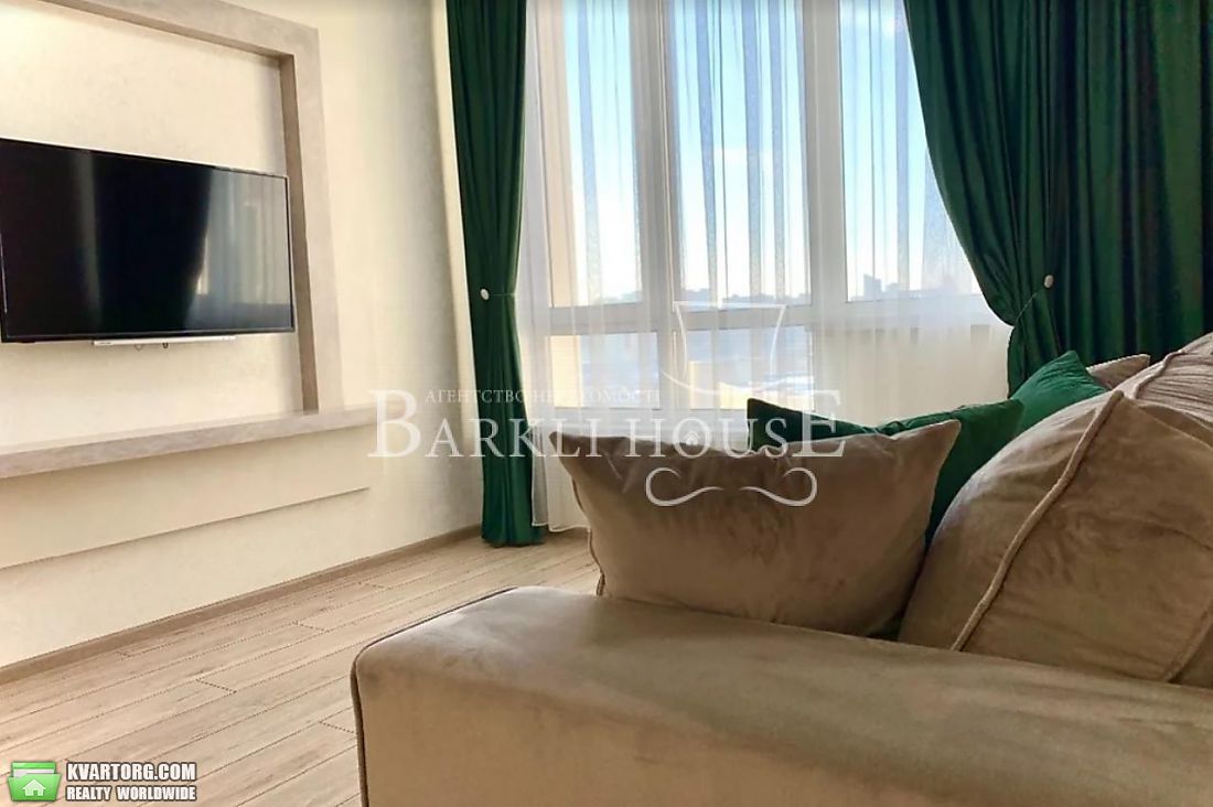 Rent out 2-room apartment. Киев,  Киквидзе — photo 1