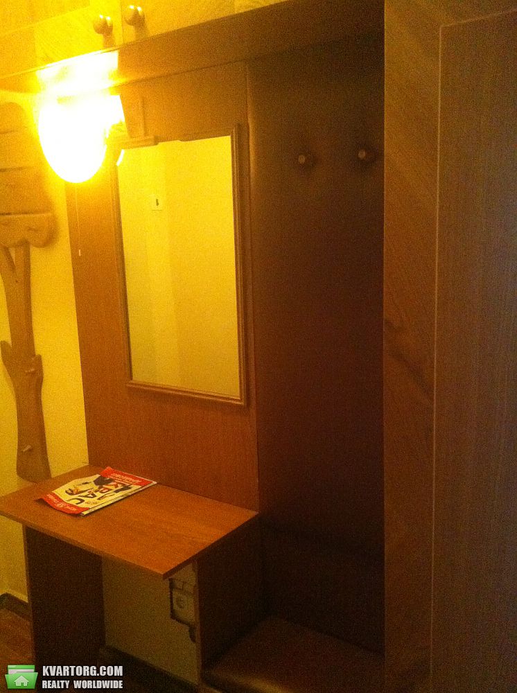 Rent out 2-room apartment. Киев, Вышгородская ул. — photo 2