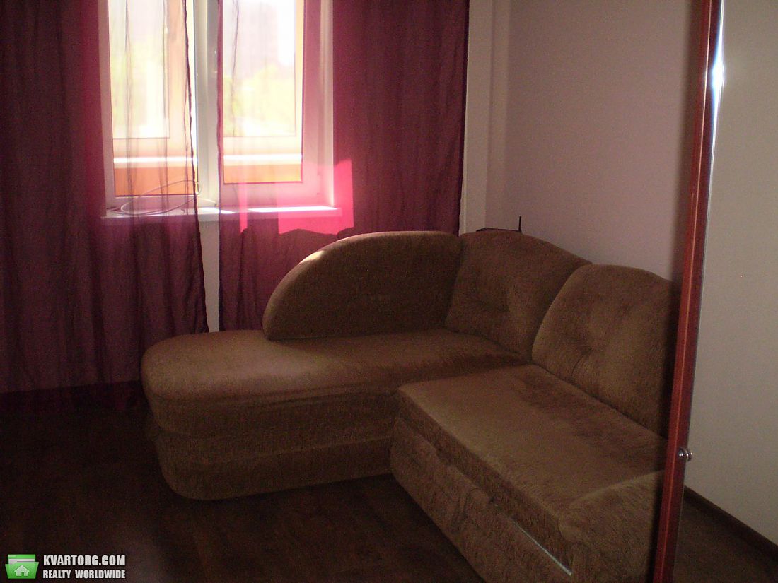 Rent out 2-room apartment. Киев,  Тростянецкая — photo 3