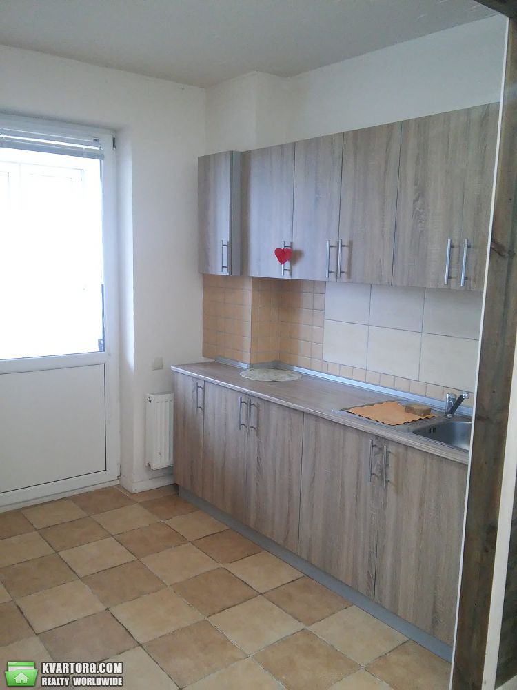 Rent out 2-room apartment. Киев,  Тычины пр — photo 4