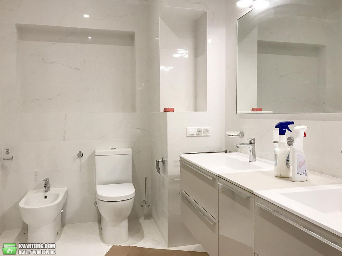 Rent out 3-room apartment. Киев,  Пирогова — photo 10