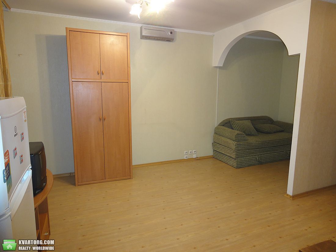 Rent out 1-room apartment. Одесса, Сергея Ядова — photo 3