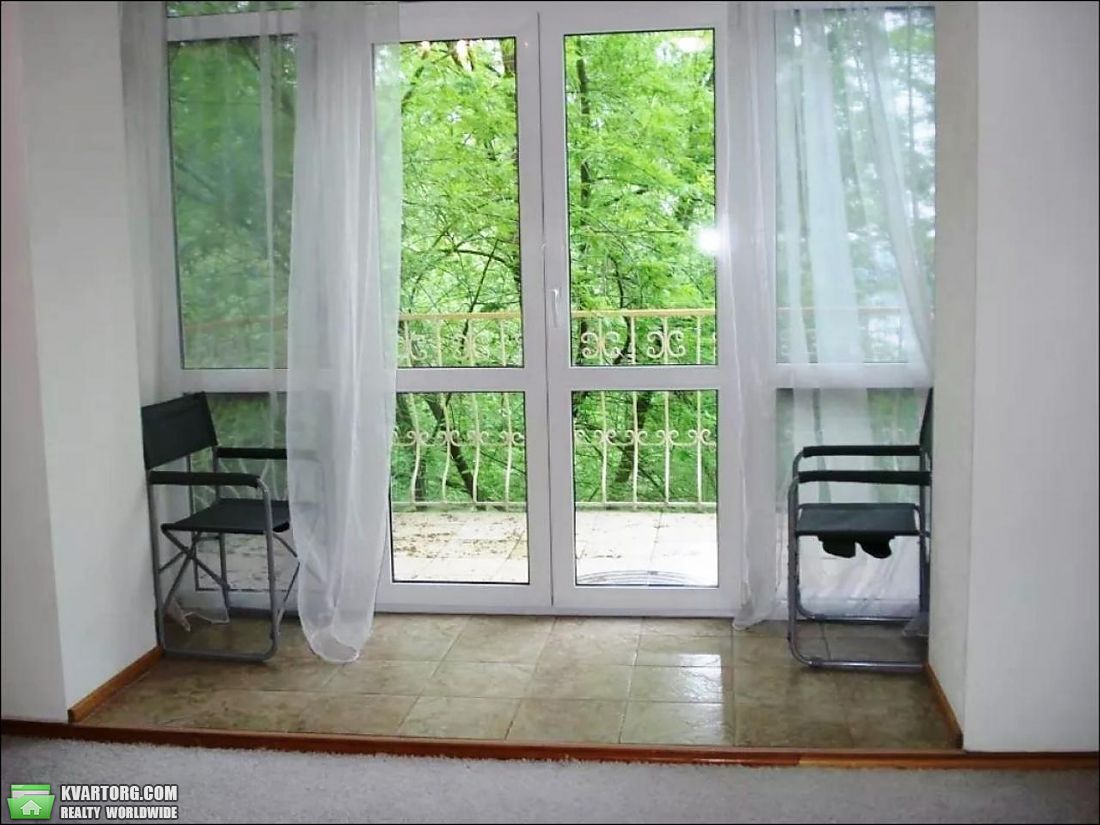 Rent out 2-room apartment. Киев,  Мазепы — photo 3