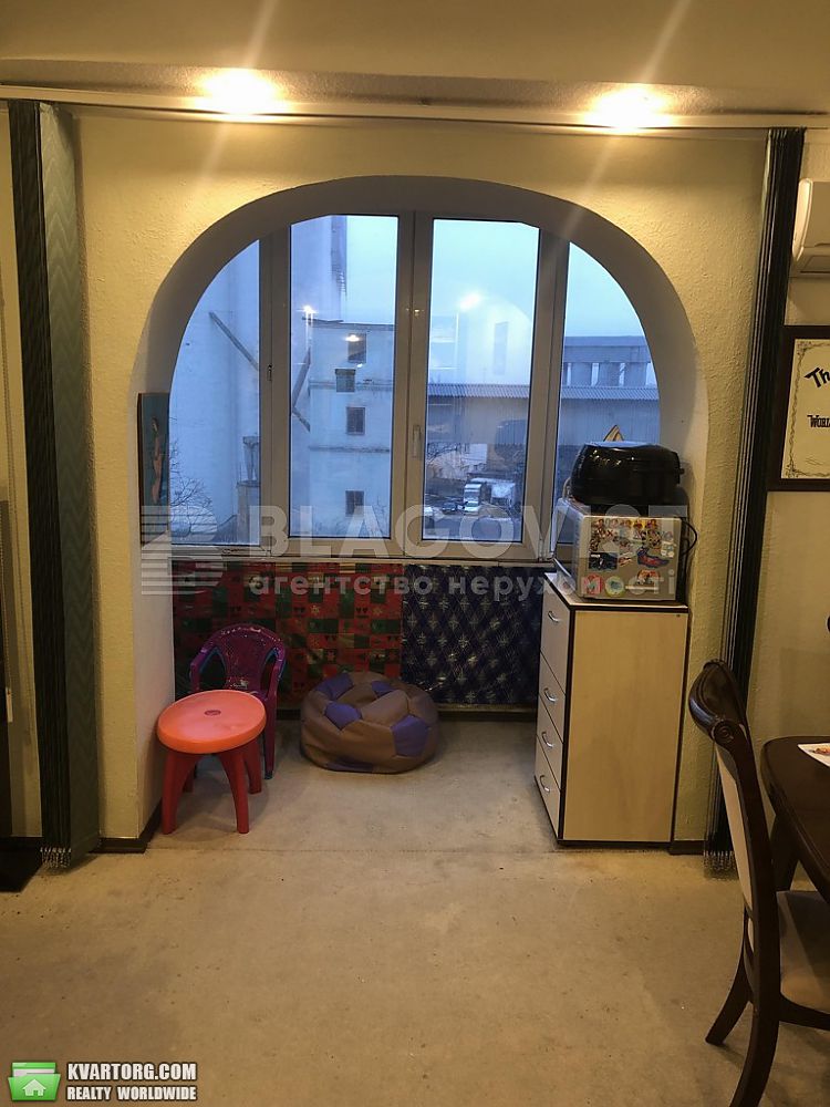 Sell 2-room apartment. Киев,  Набережно-Крещатикская — photo 2