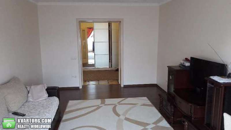 Sell 3-room apartment. Киев,  Хмельницкая — photo 1