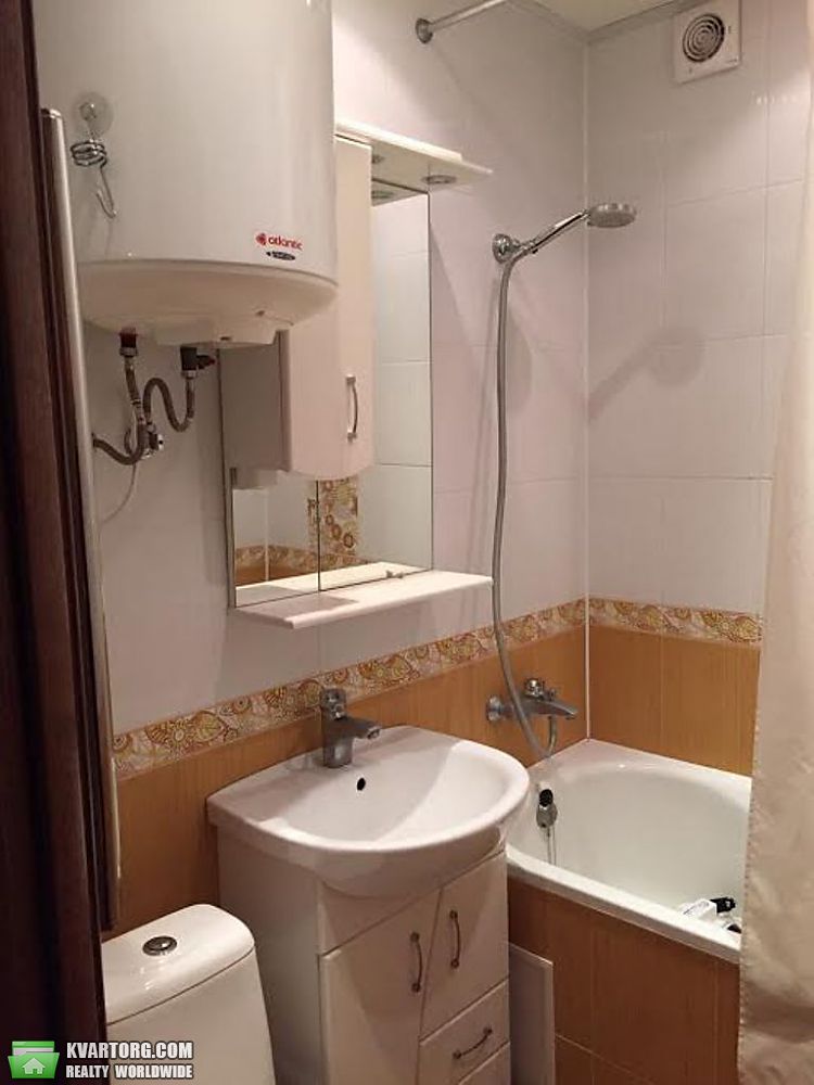 Rent out 2-room apartment. Киев,  Донца — photo 8