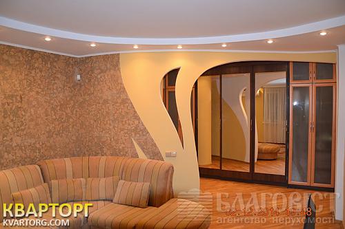 Sell 3-room apartment. Киев,  Святошинская пл — photo 1