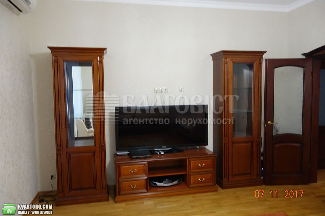 Rent out 2-room apartment. Киев,  Старонаводницкая — photo 9