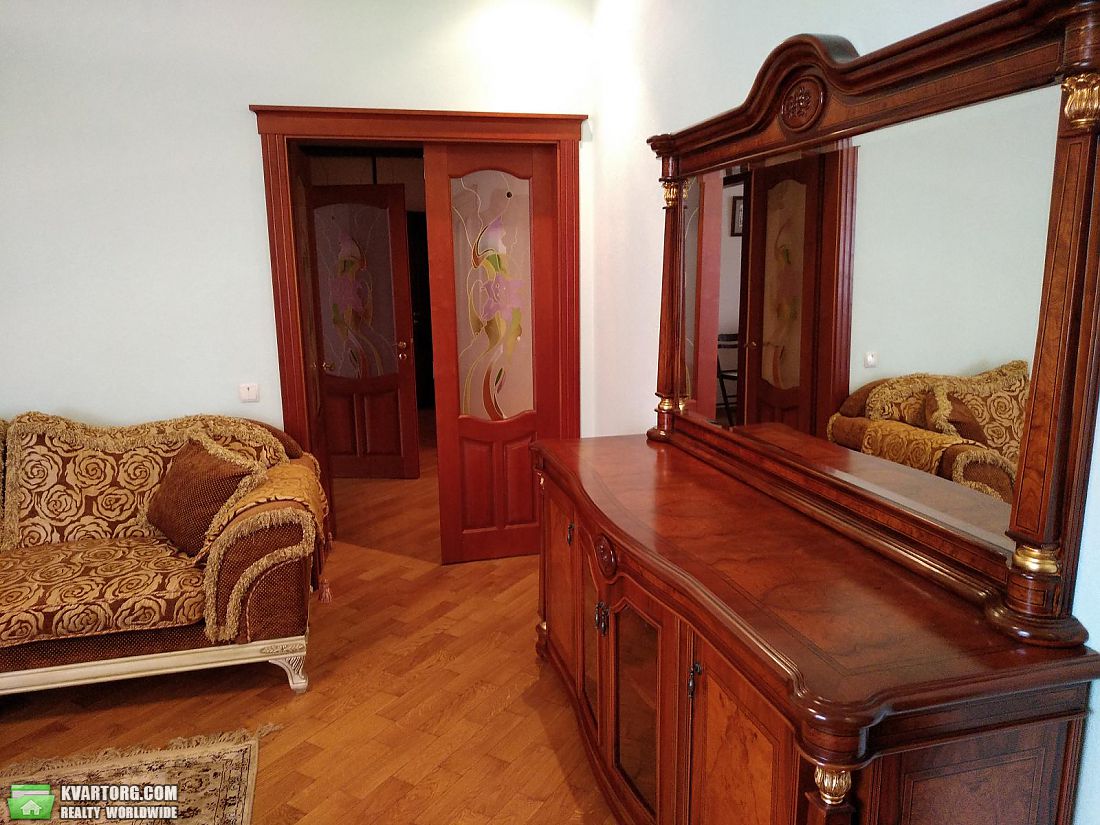Rent out 3-room apartment. Киев,  Щорса — photo 9