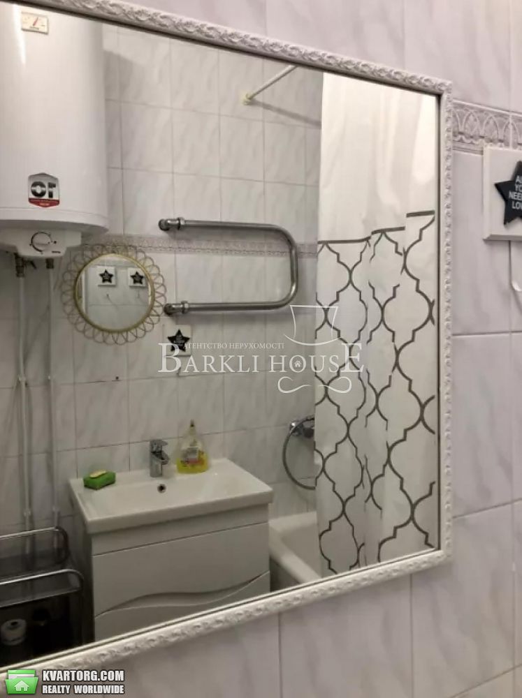 Rent out 3-room apartment. Киев,  Московская — photo 9