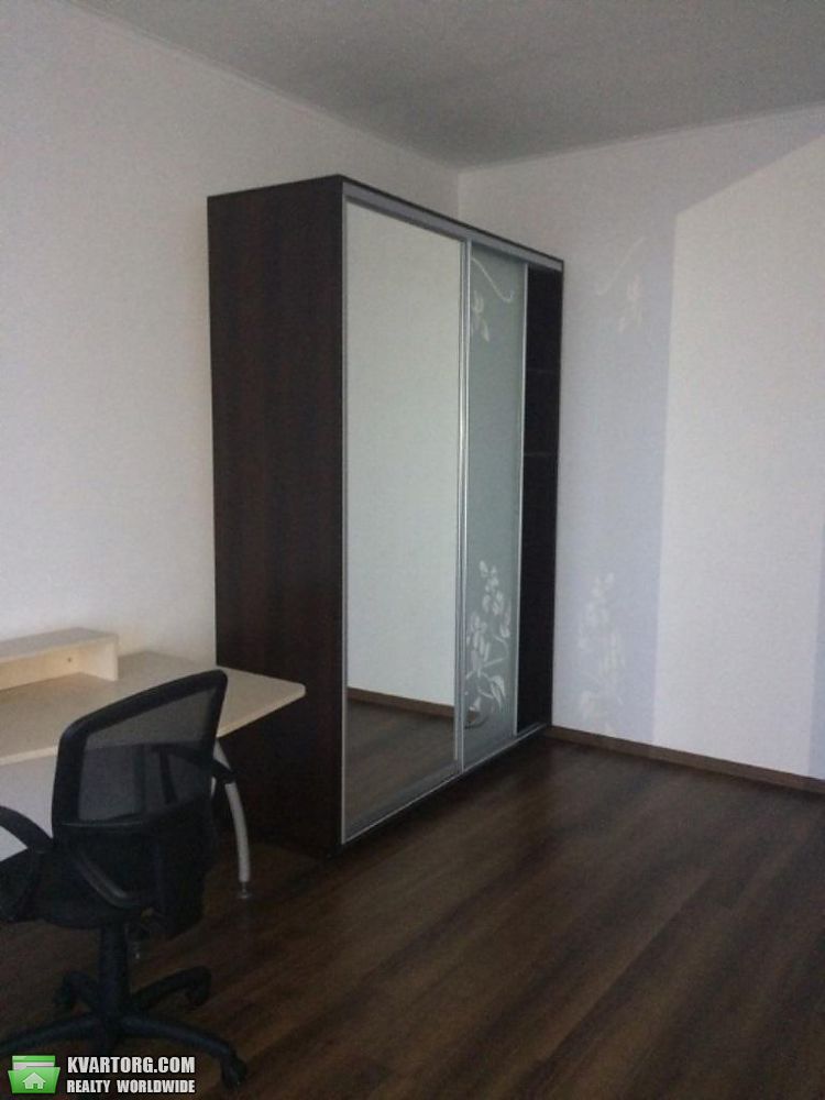 Rent out 3-room apartment. Киев,  Кловский спуск — photo 4