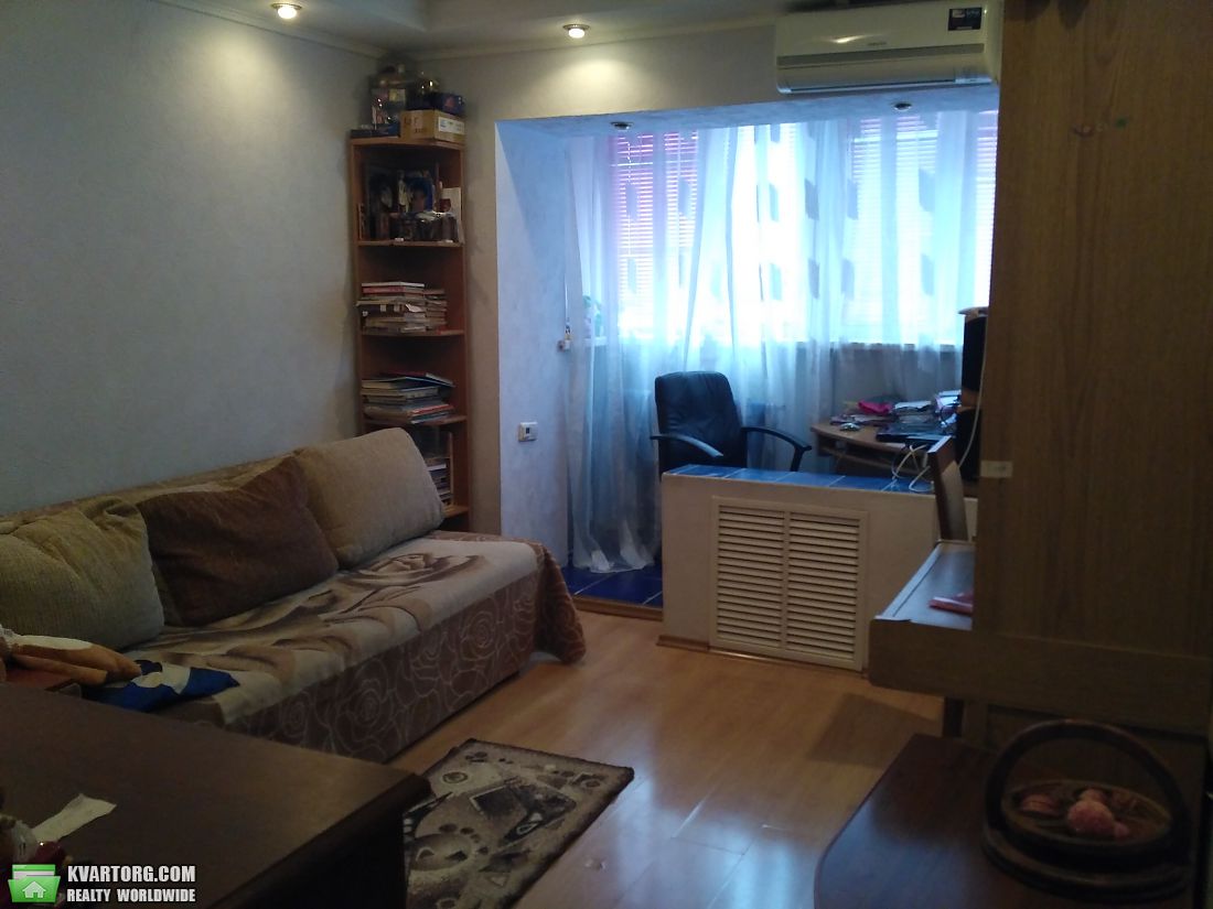 Sell 2-room apartment. Киев,  Набережно-Корчеватская — photo 1