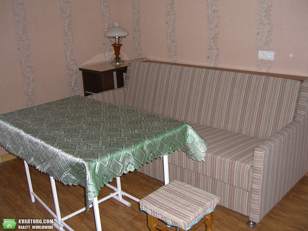 Rent out 1-room apartment. Киев,  Осенняя — photo 7
